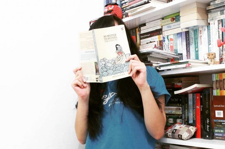 7 Cara Memfoto Buku Untuk Bookstagram | Sintia Astarina