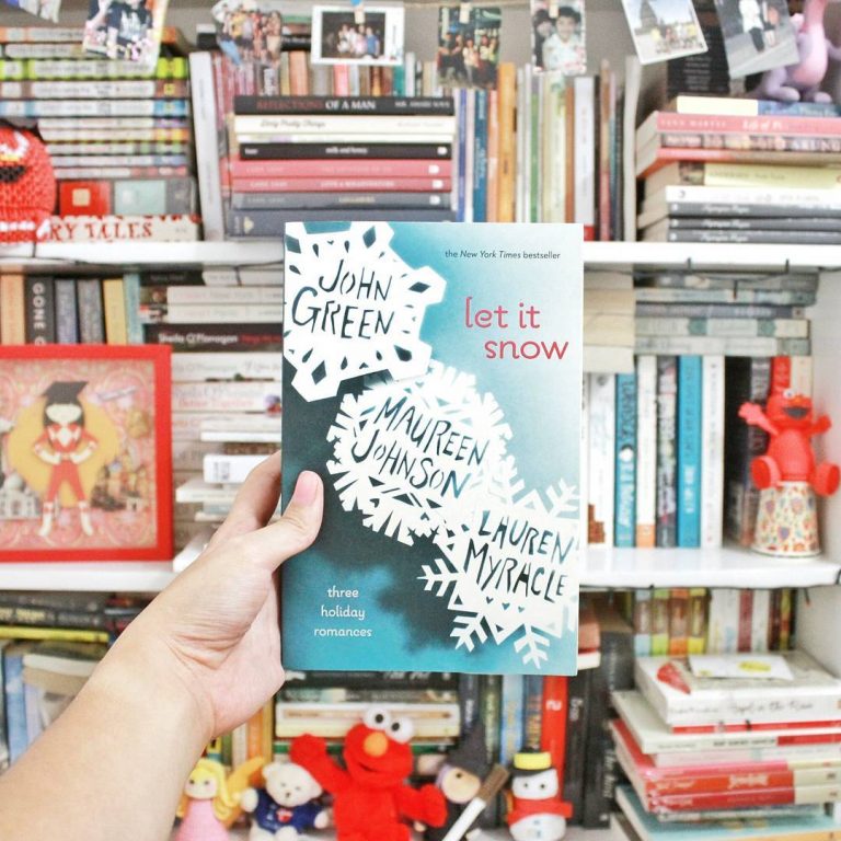 17 Ide Foto Bookstagram Bertema Natal Paling Keren | Sintia Astarina