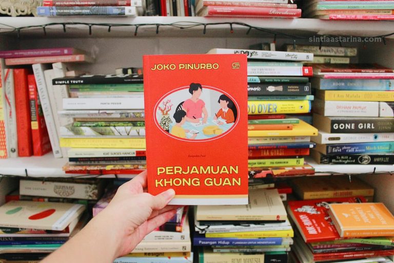 Resensi Buku Puisi Perjamuan Khong Guan Karya Joko Pinurbo